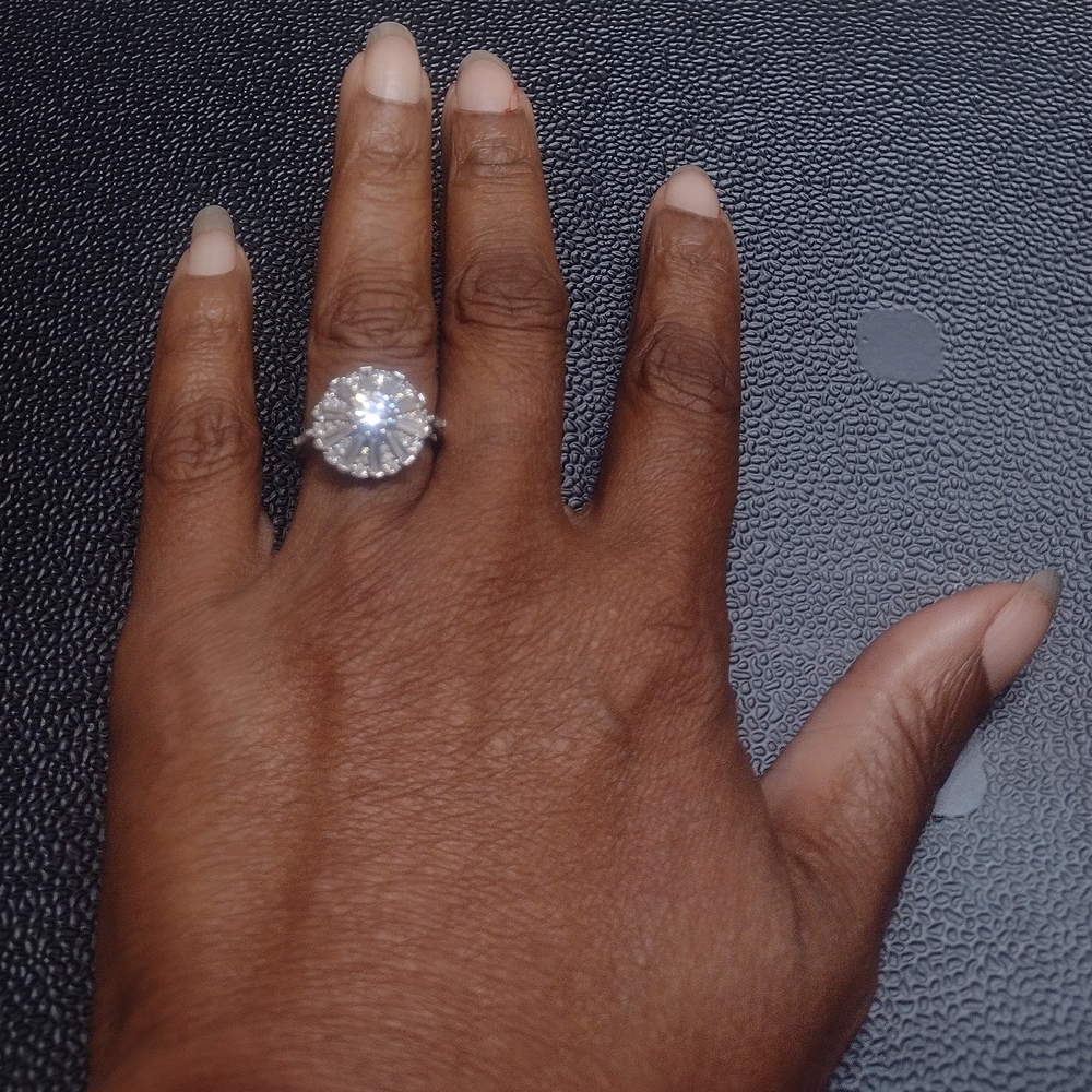 Elegant Silver and Gold Women's Ring